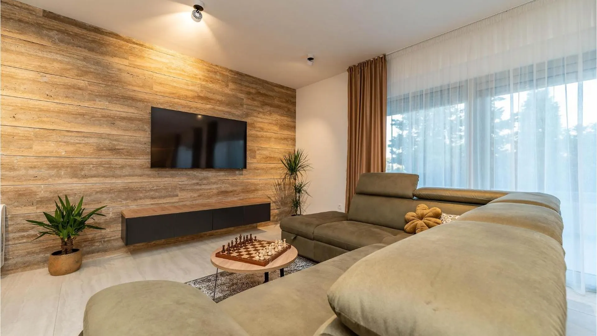 Beautiful Home In Zdrelac Holiday home